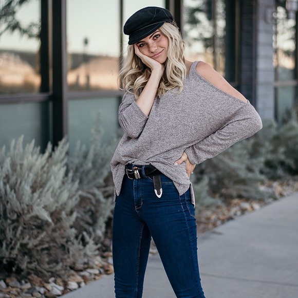 Open Cold Shoulder Long Sleeve Top - Picture 3 of 4